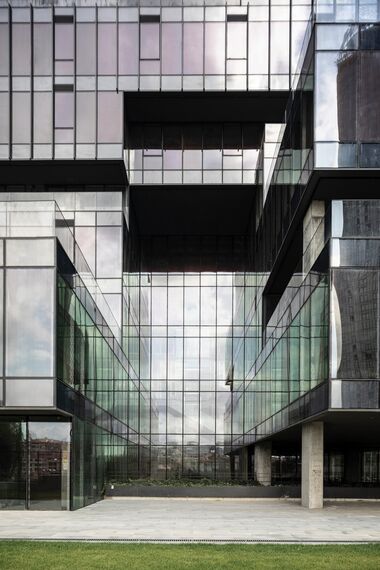 ConceptWall 60 Fasade, HiFinity Klizni sistemi и ConceptSystem 68 Vrata - Апартмански комплекс Now Bomonti налази се у Istanbul, Turkey