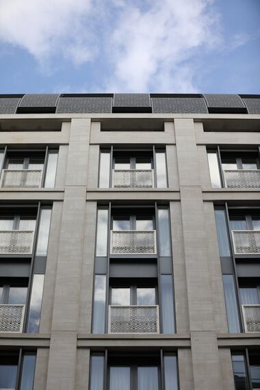 ConceptSystem 77 Vrata, ConceptPatio 130 Klizni sistemi, CS 86-HI (c) Отказани системи, CW 86 Standard Fasade и CW 86-EF Fasade - 190 The Strand налази се у London, United Kingdom