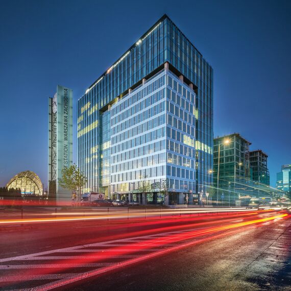 CW 50-HI Fasade и CW 50-SC Fasade - Office building West Station налази се у Warsaw, Poland
