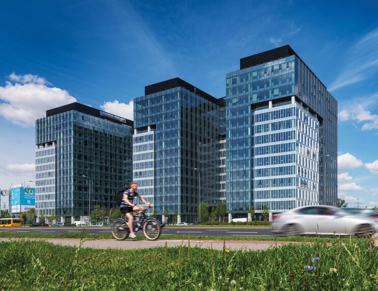 CW 50-HI Fasade и CW 50-SC Fasade - Office building West Station налази се у Warsaw, Poland