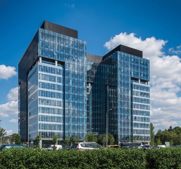 CW 50-HI Fasade и CW 50-SC Fasade - Office building West Station налази се у Warsaw, Poland