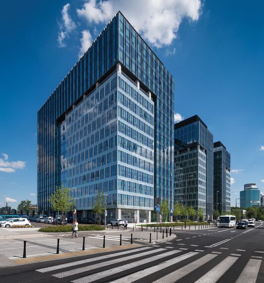 CW 50-HI Fasade и CW 50-SC Fasade - Office building West Station налази се у Warsaw, Poland