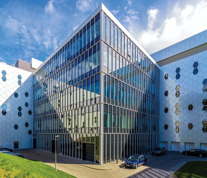 CI 45 Prozori, ConceptSystem 77 Vrata, ConceptSystem 77 Prozori и CW 50-HI Fasade - College/University National Centre  of Physical and Technological Sciences налази се у Vilnius, Lithuania
