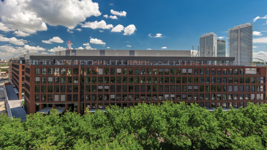 CW 50-HI Fasade - Business center Twin City налази се у Bratislava, Slovak Republic