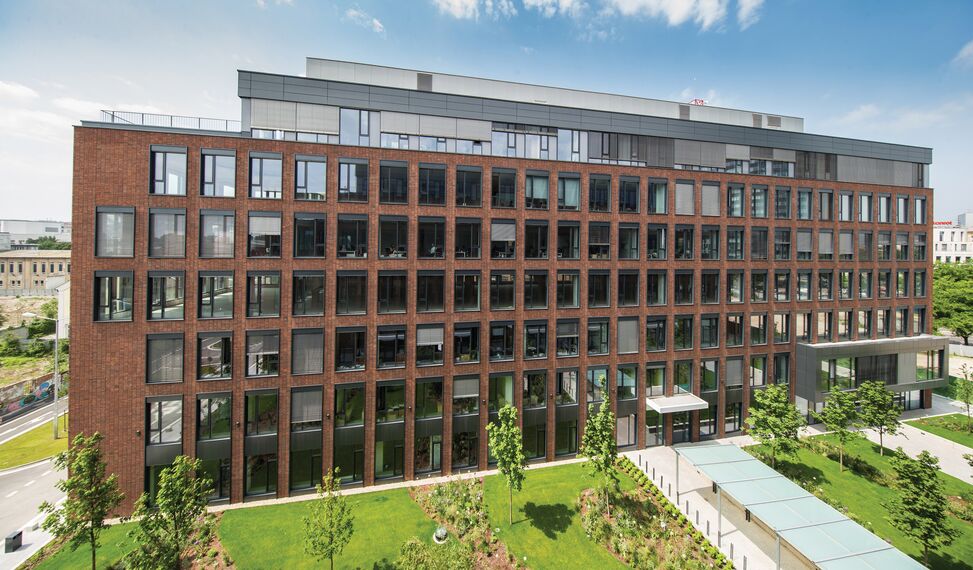 CW 50-HI Fasade - Business center Twin City налази се у Bratislava, Slovak Republic