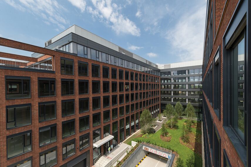 CW 50-HI Fasade - Business center Twin City налази се у Bratislava, Slovak Republic