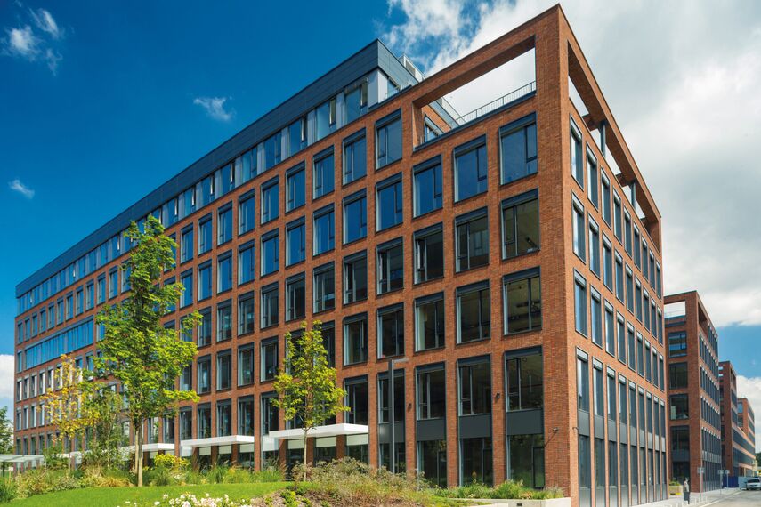 CW 50-HI Fasade - Business center Twin City налази се у Bratislava, Slovak Republic