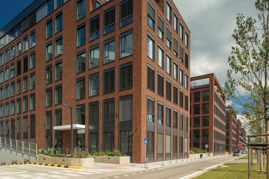 CW 50-HI Fasade - Business center Twin City налази се у Bratislava, Slovak Republic