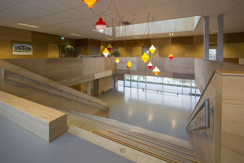 CS 38-SL Отказани системи и SlimLine 38 Prozori - Boarding school Children's Campus Zuidas налази се у Amsterdam, The Netherlands