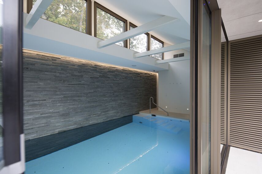 BriseSoleil 40 Sistemi za zaštitu od sunca, HiFinity Klizni sistemi и CS 86-HI (c) Отказани системи - Swimming pool Poolhouse Bergen налази се у Bergen, The Netherlands