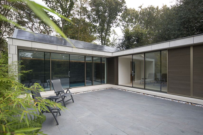 BriseSoleil 40 Sistemi za zaštitu od sunca, HiFinity Klizni sistemi и CS 86-HI (c) Отказани системи - Swimming pool Poolhouse Bergen налази се у Bergen, The Netherlands