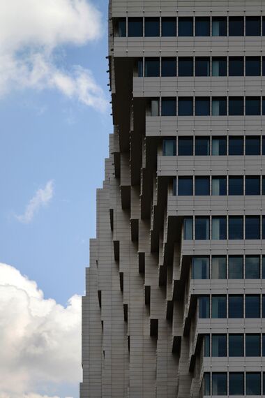 ConceptWall 60 Fasade, ConceptSystem 68 Prozori и Ventalis Komplementarni sistemi - Office building Jaam Tower налази се у Tehran, Iran