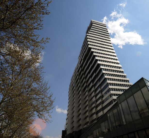 ConceptWall 60 Fasade, ConceptSystem 68 Prozori и Ventalis Komplementarni sistemi - Office building Jaam Tower налази се у Tehran, Iran