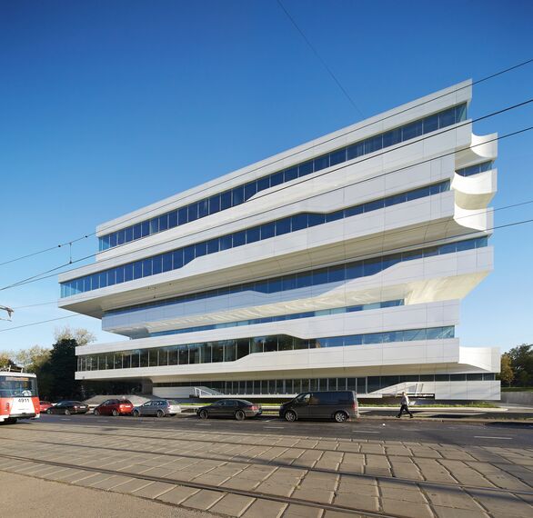 ConceptFolding 77 Klizni sistemi, ConceptSystem 77 Prozori и CW 50-SC Fasade - Office building Dominion Tower налази се у Moscow, Russia