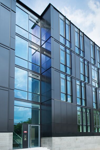 ConceptWall 86 Fasade и ConceptWall 50 Fasade - Office building Ilot 6 налази се у Lyon, France