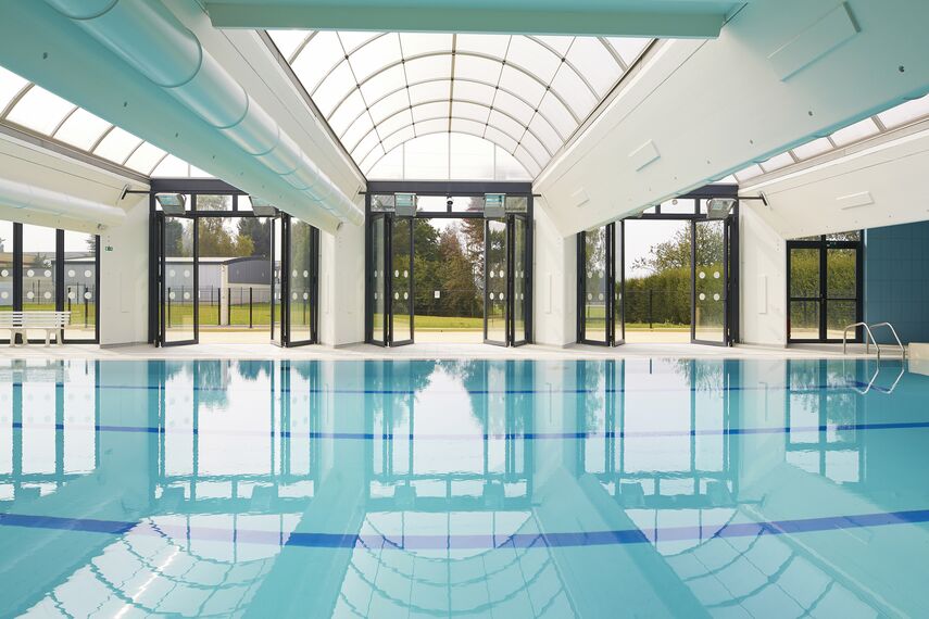 CS 86-HI (c) Отказани системи и ConceptFolding 77 Klizni sistemi - Swimming pool Swimming Pool налази се уFrance