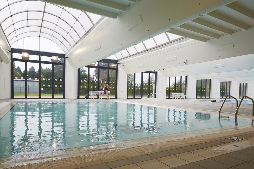 CS 86-HI (c) Отказани системи и ConceptFolding 77 Klizni sistemi - Swimming pool Swimming Pool налази се уFrance