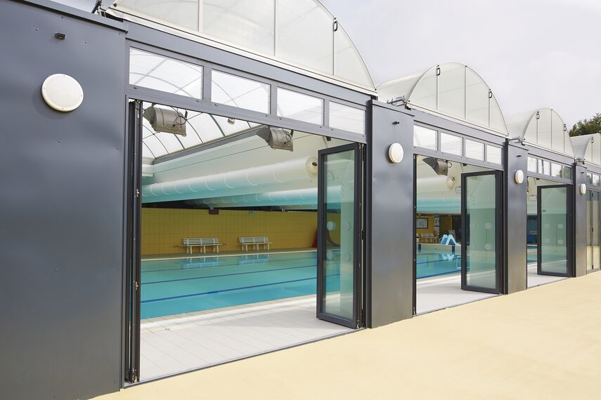 CS 86-HI (c) Отказани системи и ConceptFolding 77 Klizni sistemi - Swimming pool Swimming Pool налази се уFrance