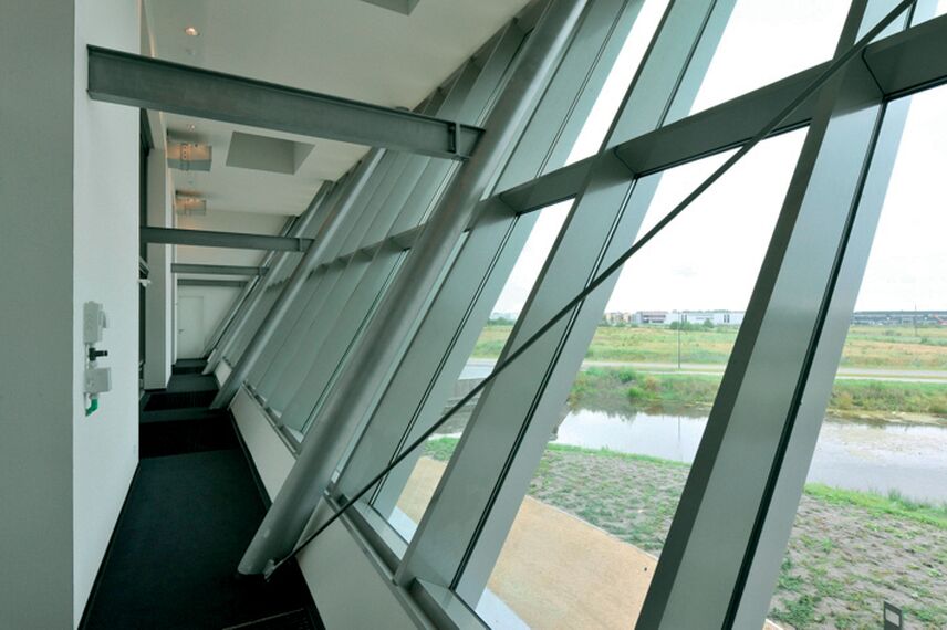 ConceptWall 60 Fasade - Fire station Regional Fire Station and Police Office налази се у Drachten, The Netherlands