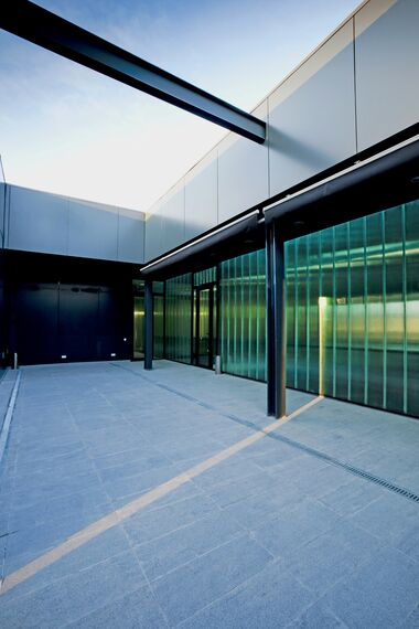 ConceptSystem 77 Prozori и CW 50-SG Fasade - Prosecutor’s Office Tbilisi налази се у Tbilisi, Georgia