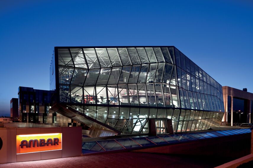 ConceptSystem 77 Vrata, ConceptWall 60 Fasade и ConceptSystem 77 Prozori - Office building Ambar Engineering & Innovation Centre налази се у Santander, Spain