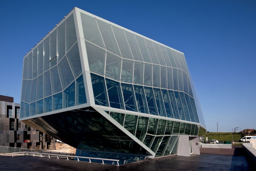 ConceptSystem 77 Vrata, ConceptWall 60 Fasade и ConceptSystem 77 Prozori - Office building Ambar Engineering & Innovation Centre налази се у Santander, Spain