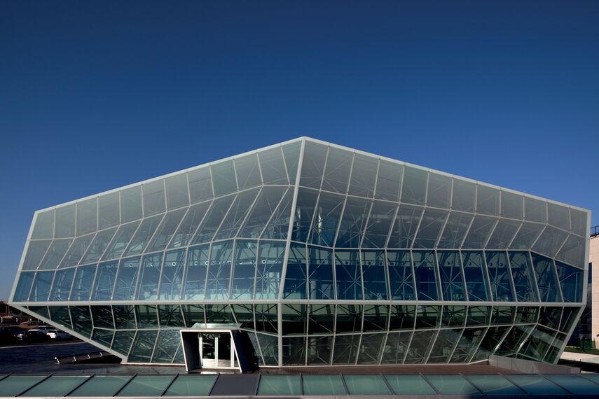 ConceptSystem 77 Vrata, ConceptWall 60 Fasade и ConceptSystem 77 Prozori - Office building Ambar Engineering & Innovation Centre налази се у Santander, Spain