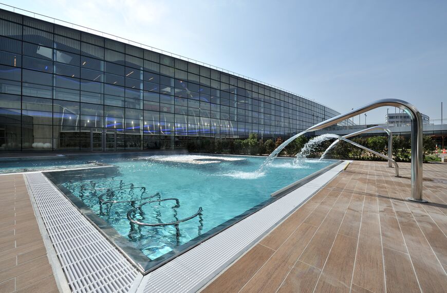 ConceptWall 50 Fasade - Swimming pool Vitam' Parc Neydens налази се у Neydens, France