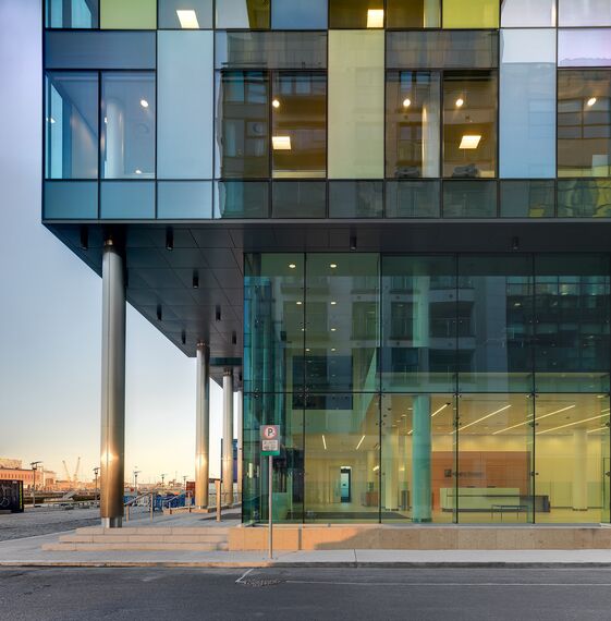 ConceptWall 60 Fasade - Office building Sir John Rogerson's Quay налази се у Dublin, Ireland
