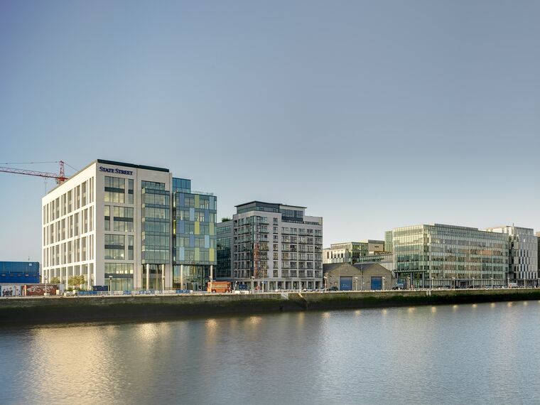 ConceptWall 60 Fasade - Office building Sir John Rogerson's Quay налази се у Dublin, Ireland