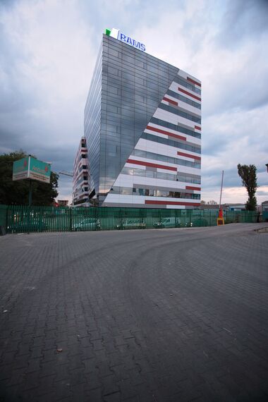ConceptWall 50 Fasade - Office building RAMS Business centre налази се у Bucharest, Romania