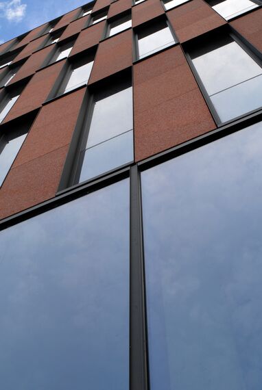 ConceptWall 60 Fasade - Office building Tiensevest Office Complex налази се у Leuven, Belgium