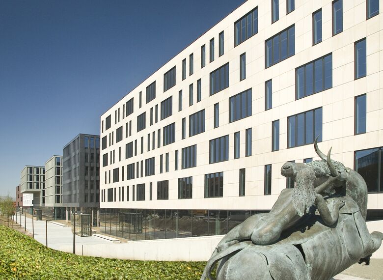 ConceptWall 60 Fasade - Office building Tiensevest Office Complex налази се у Leuven, Belgium