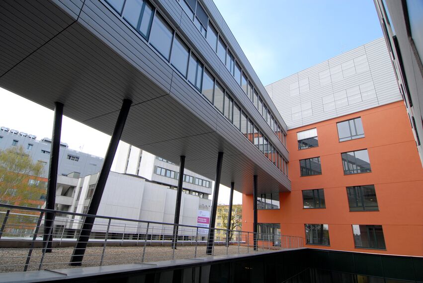 ConceptWall 50 Fasade и CW 50-FP Fasade - Office building East Building налази се у Poznań, Czech Republic