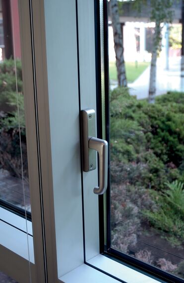 ConceptWall 86 Fasade - College/University Insead налази се у Fontainebleau, France