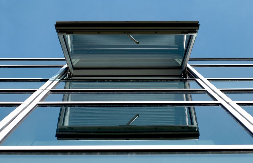 ConceptWall 86 Fasade - College/University Insead налази се у Fontainebleau, France