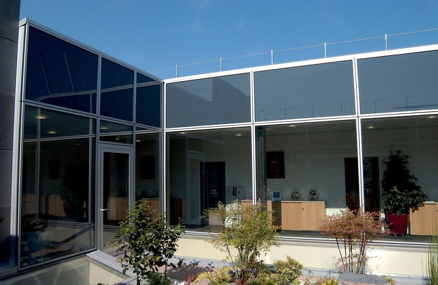 ConceptWall 86 Fasade - College/University Insead налази се у Fontainebleau, France