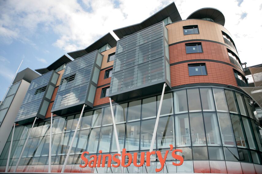 ConceptWall 50 Fasade - Апартмански комплекс Sainsbury's Maidenhead налази се у Maidenhead, United Kingdom