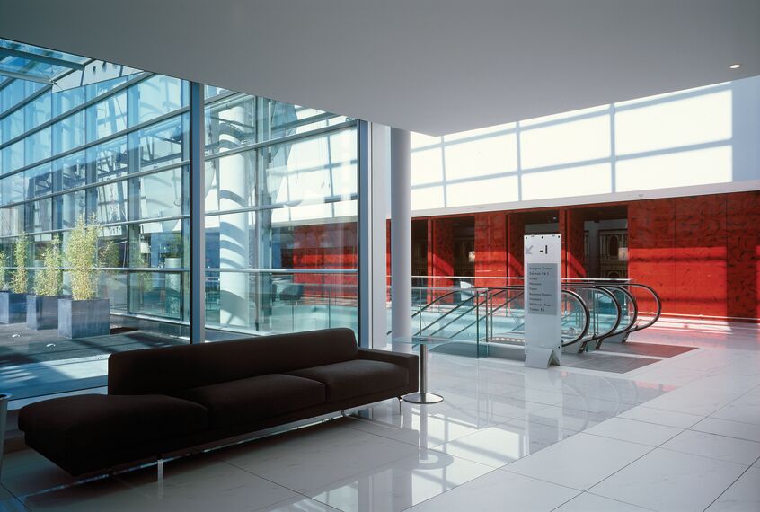 ConceptWall 50 Fasade, ConceptSystem 68 Prozori и ConceptSystem 68 Vrata - Hotel/Holiday complex Crowne Plaza Hotel налази се у Geneva, Switzerland