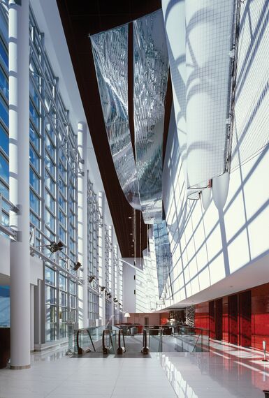 ConceptWall 50 Fasade, ConceptSystem 68 Prozori и ConceptSystem 68 Vrata - Hotel/Holiday complex Crowne Plaza Hotel налази се у Geneva, Switzerland