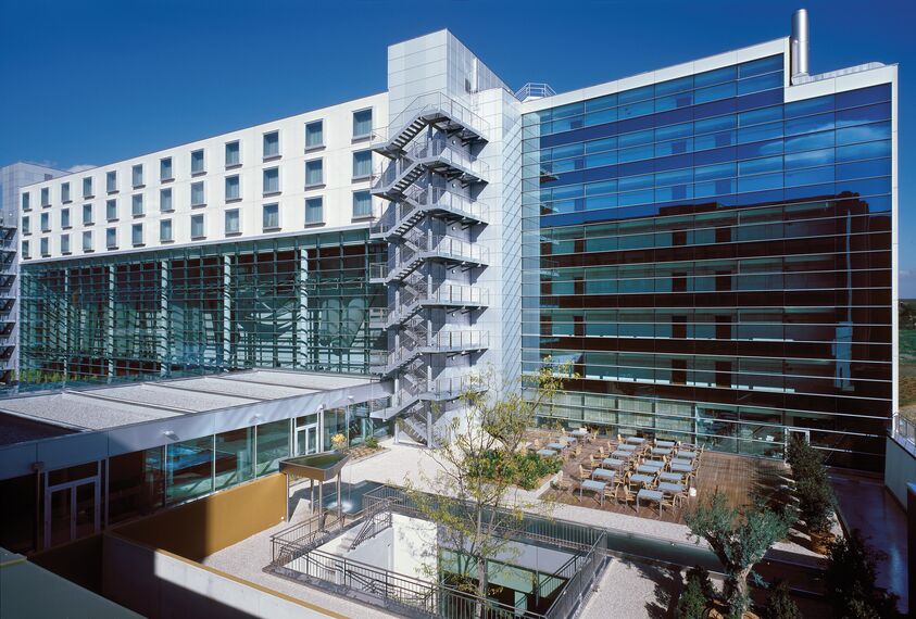 ConceptWall 50 Fasade, ConceptSystem 68 Prozori и ConceptSystem 68 Vrata - Hotel/Holiday complex Crowne Plaza Hotel налази се у Geneva, Switzerland