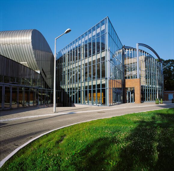 ConceptWall 60 Fasade и ConceptWall 50 Fasade - College/University Economic Academy налази се у Kraków, Poland