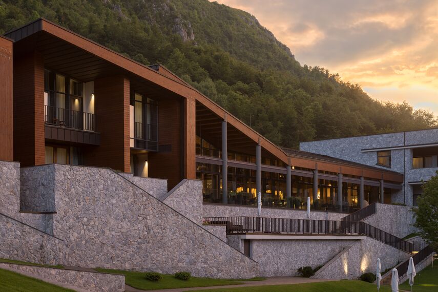 ConceptSystem 77 Prozori, ConceptSystem 77 Vrata и ConceptWall 50 Fasade - Hotel Ramonda налази се у Rtanj, Serbia