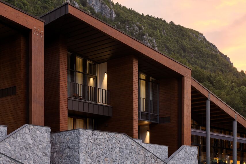 ConceptSystem 77 Prozori, ConceptSystem 77 Vrata и ConceptWall 50 Fasade - Hotel Ramonda налази се у Rtanj, Serbia