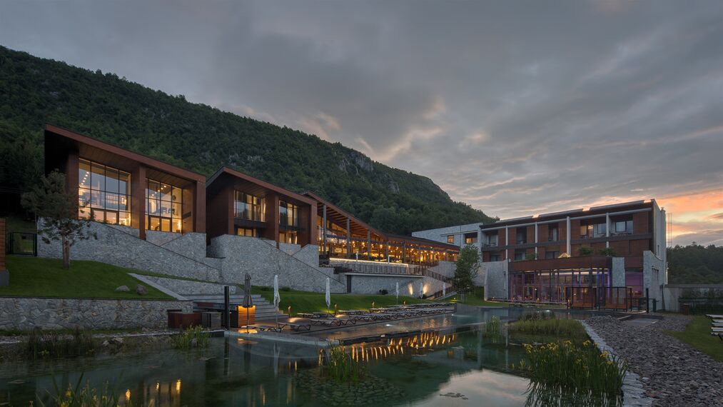 ConceptSystem 77 Prozori, ConceptSystem 77 Vrata и ConceptWall 50 Fasade - Hotel Ramonda налази се у Rtanj, Serbia