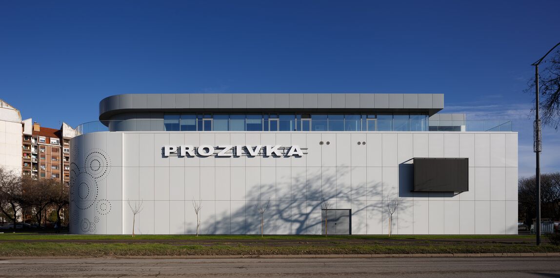 ConceptSystem 77 Prozori, ConceptSystem 77 Vrata, ConceptWall 50 Fasade и CW 50-SC Fasade - TC PROZIVKA налази се у Subotica, Serbia