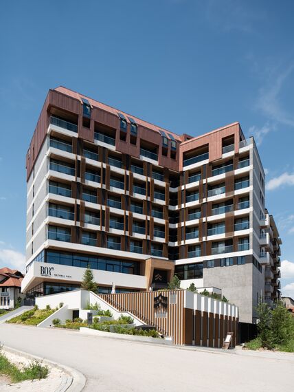 ConceptWall 50 Fasade, ConceptSystem 77 Prozori и ConceptSystem 77 Vrata - Hotel Bor налази се у Zlatibor, Serbia