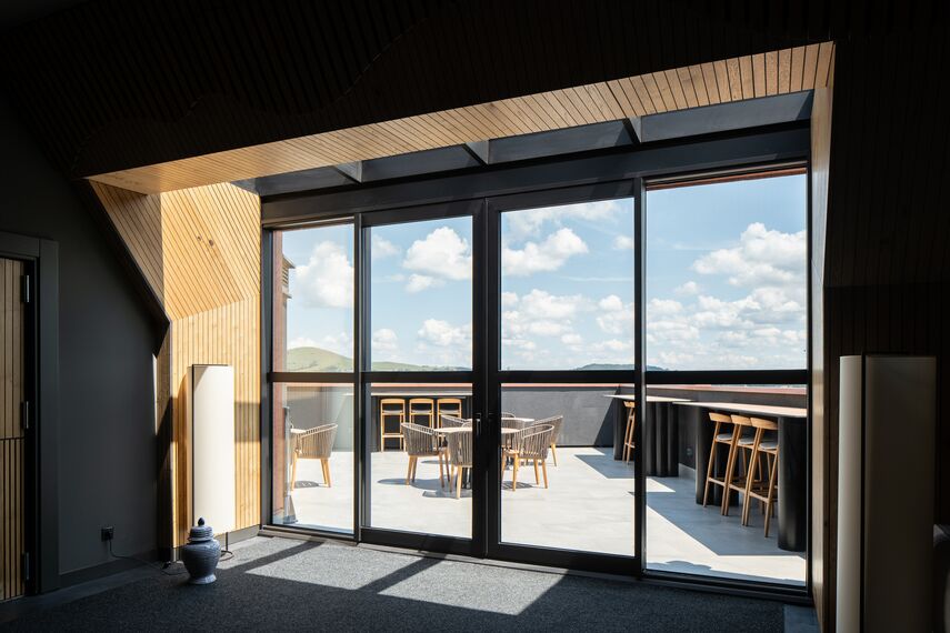 ConceptWall 50 Fasade, ConceptSystem 77 Prozori и ConceptSystem 77 Vrata - Hotel Bor налази се у Zlatibor, Serbia