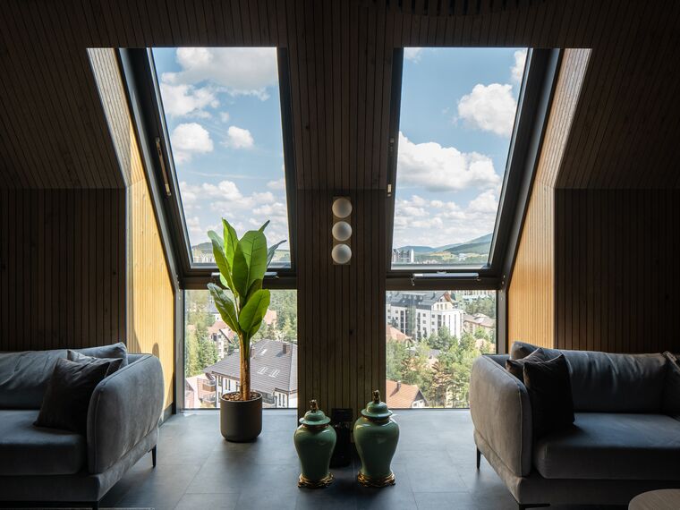 ConceptWall 50 Fasade, ConceptSystem 77 Prozori и ConceptSystem 77 Vrata - Hotel Bor налази се у Zlatibor, Serbia
