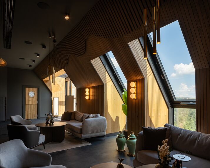 ConceptWall 50 Fasade, ConceptSystem 77 Prozori и ConceptSystem 77 Vrata - Hotel Bor налази се у Zlatibor, Serbia